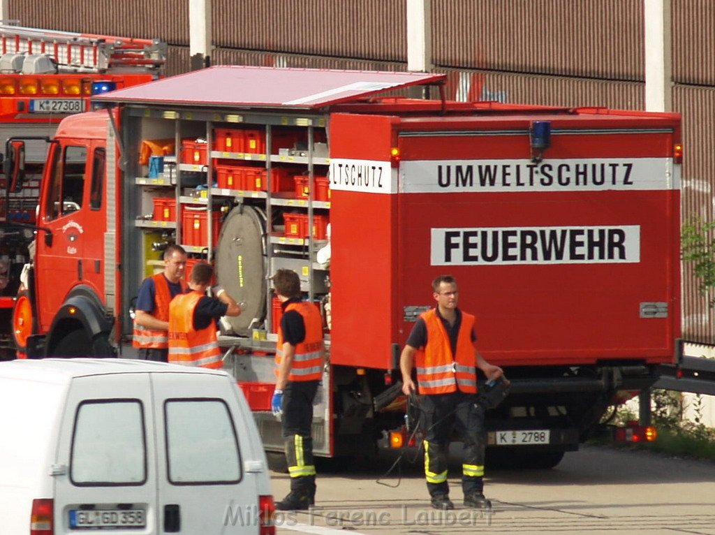 A 3 Rich Oberhausen LKW Tank undicht    P63.JPG